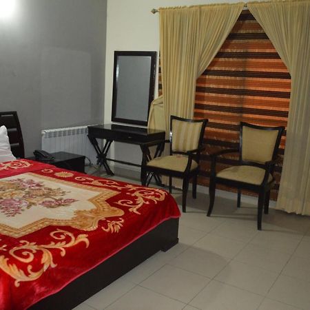 Royal Manor F-10 Bed & Breakfast İslamabad Dış mekan fotoğraf