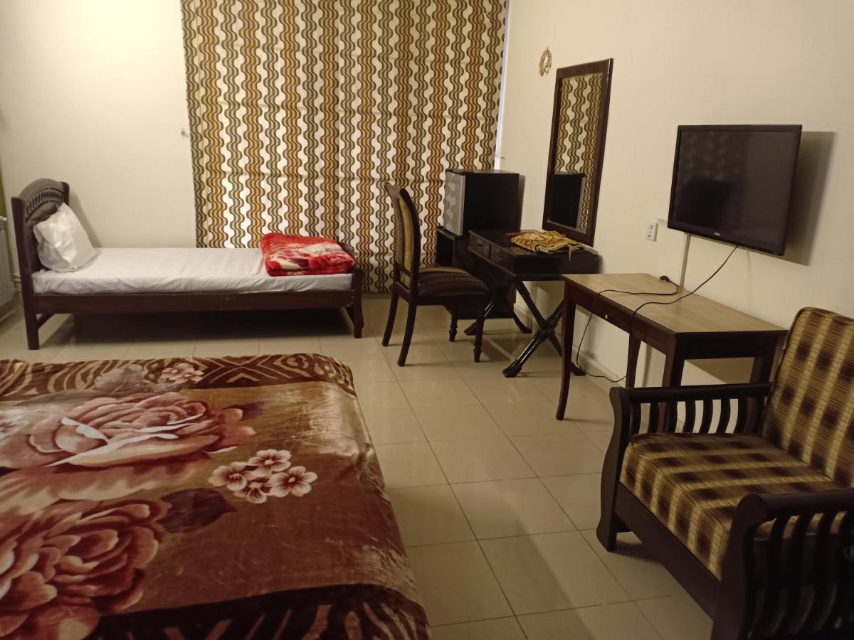 Royal Manor F-10 Bed & Breakfast İslamabad Dış mekan fotoğraf