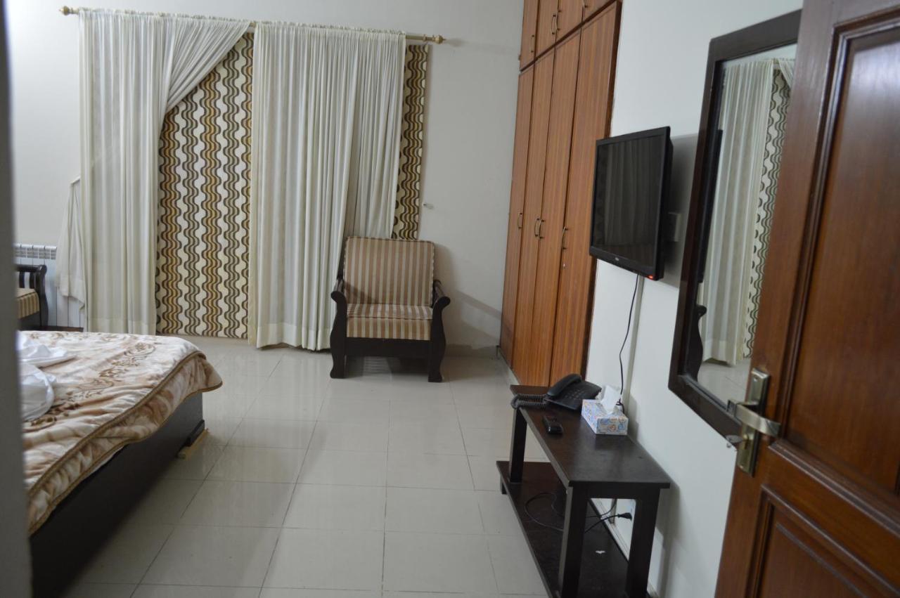 Royal Manor F-10 Bed & Breakfast İslamabad Dış mekan fotoğraf